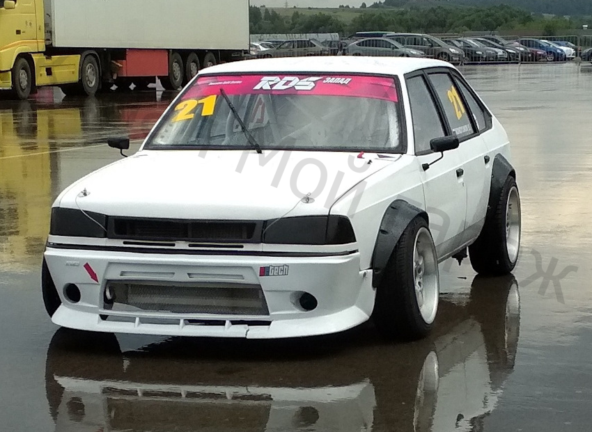 Владельцу потребовалось 5 лет, чтобы сделать «дикий» Москвич-2141 Владельцу потребовалось 5 лет, чтобы сделать «дикий» Москвич-2141 Обзоры