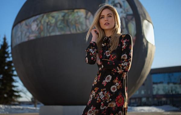 Как правильно носить платья в цветочек и не выглядеть простушкой Как правильно носить платья в цветочек и не выглядеть простушкой лучшее,мода,модные советы,Наряды