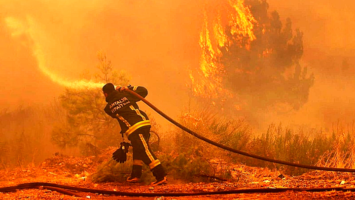 КУРДЫ ЖГУТ, РУССКИЕ ТУШАТ, ТУРКИ НАБЛЮДАЮТ. ЧТО-ТО ТУТ НЕ ТАК