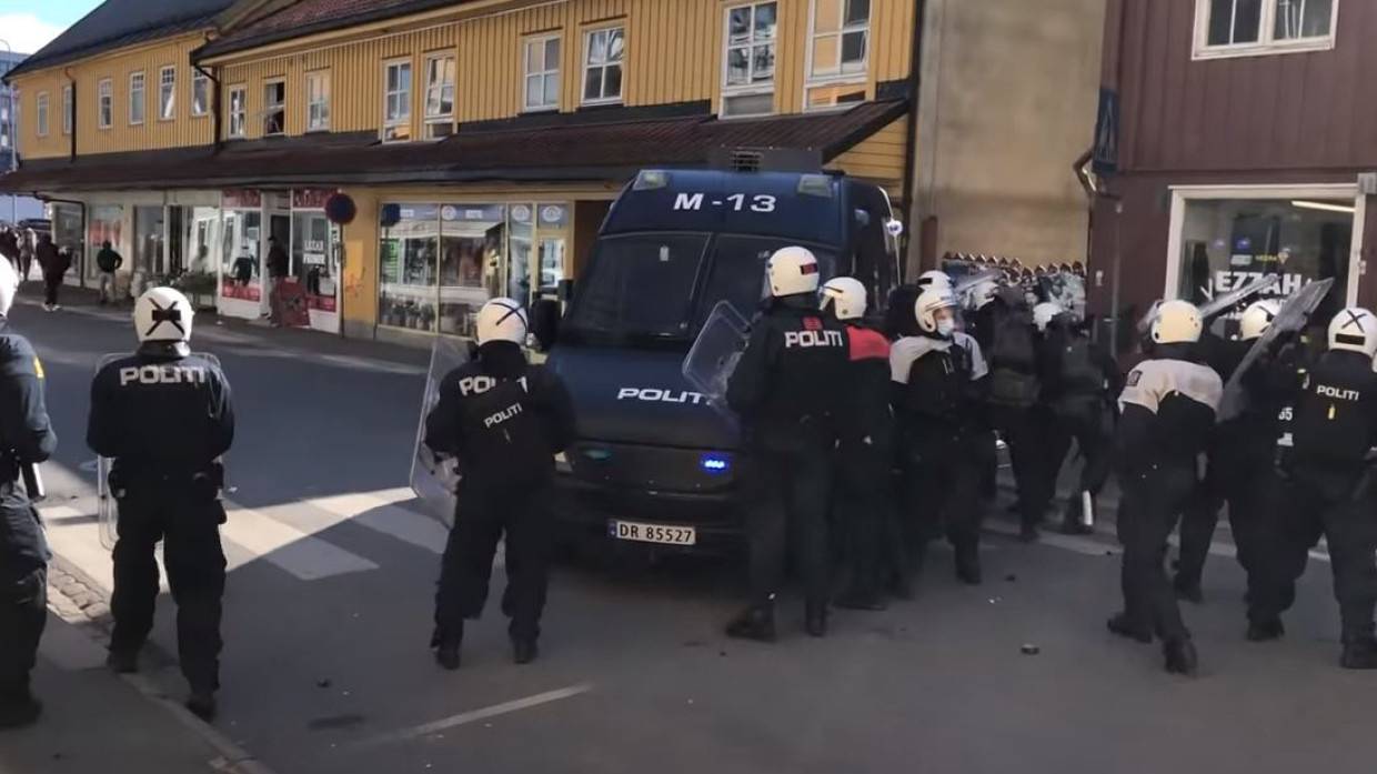 Напавший на толпу в Норвегии мужчина был вооружен луком и стрелами Происшествия