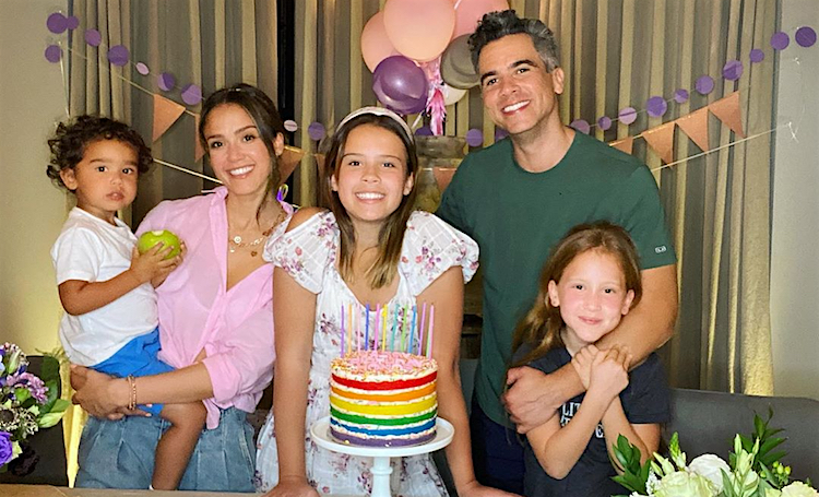 Почести для Онор: Джессика Альба отметила с семьей день рождения старшей дочери