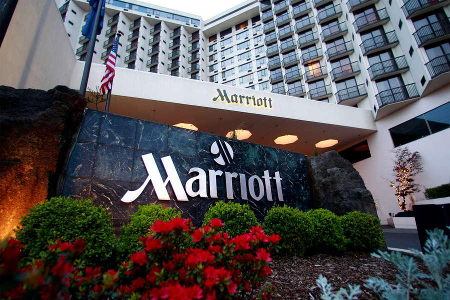 «Санкции делают нашу работу невозможной». Marriott уходит из России