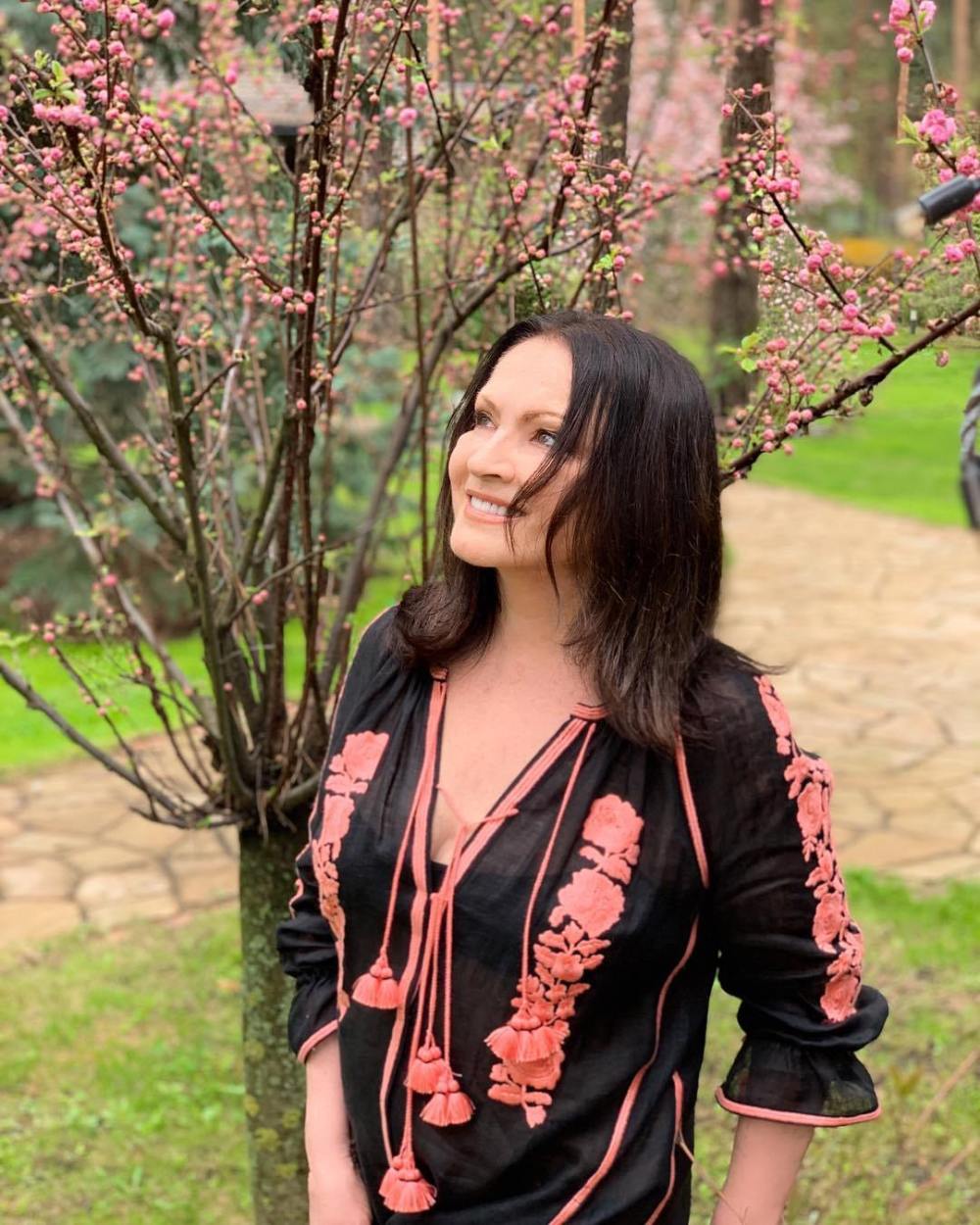 71-летняя София Ротару показала новые фото в прозрачном платье 71-летняя София Ротару показала новые фото в прозрачном платье звезда,наши звезды,певица,Софмя Ротару,шоубиz,шоубиз