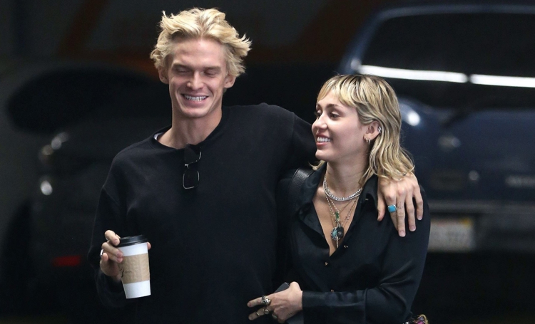 СМИ: Майли Сайрус и Коди Симпсон расстались