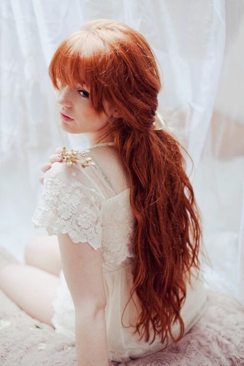 Красивые девушки с длинными рыжими волосами