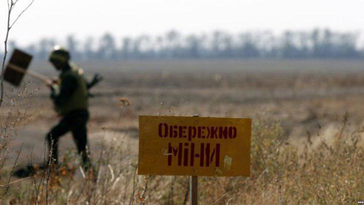 В зоне АТО на своей же мине подорвались украинские сапёры