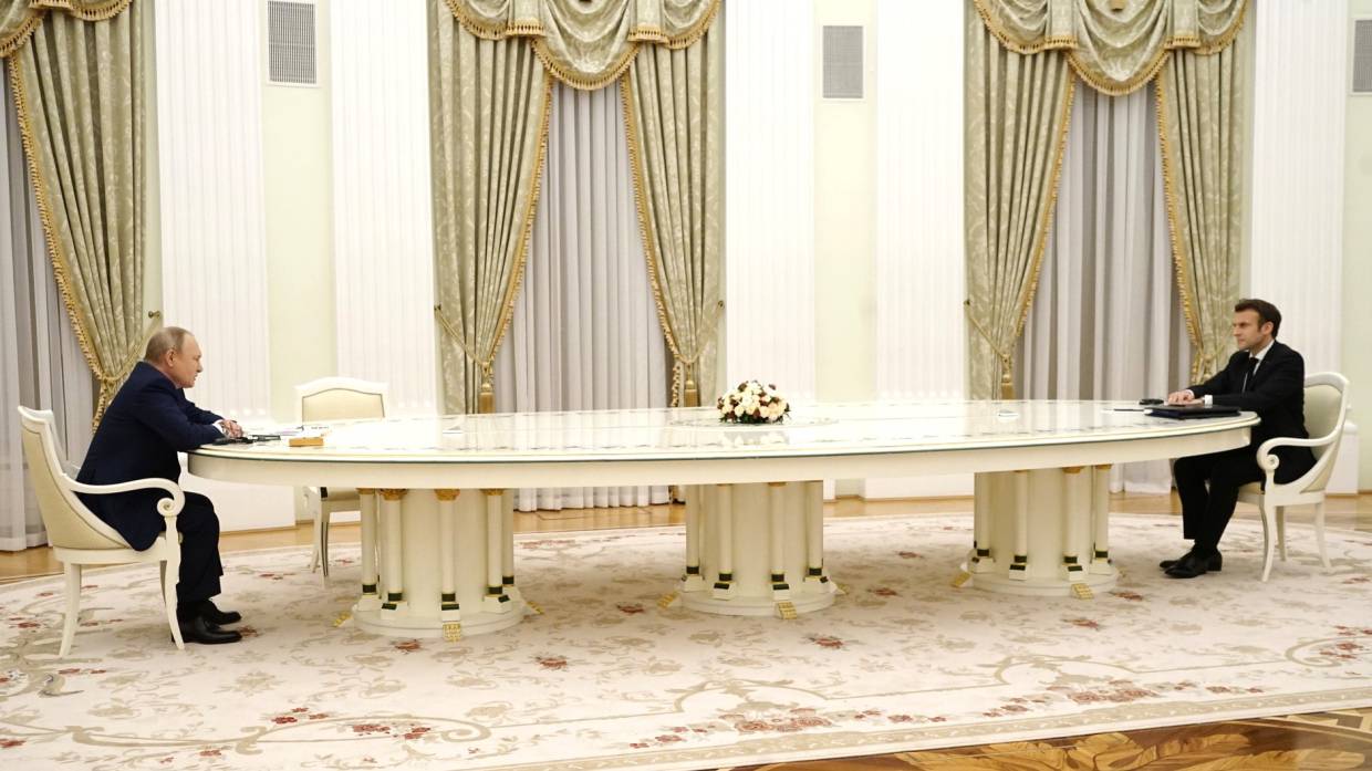 Аркатов: Макрон боится потерять лояльность подконтрольных африканских лидеров Аркатов: Макрон боится потерять лояльность подконтрольных африканских лидеров Весь мир