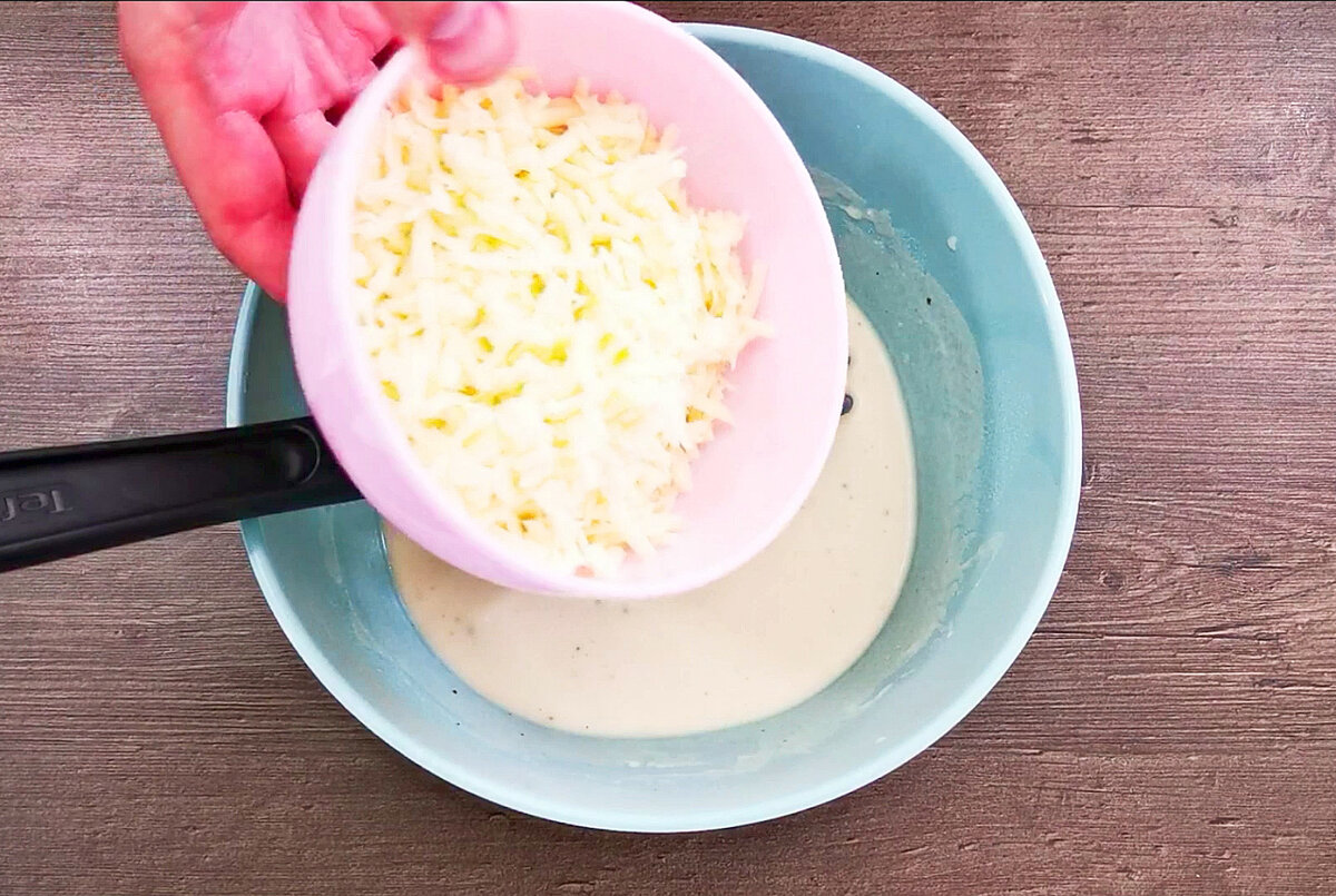 Это очень вкусно и готовится максимально быстро! Такие ленивые хачапури я попробовал в кафе в Сочи и мне они так понравились, что я решил попросить рецепт.-5-2