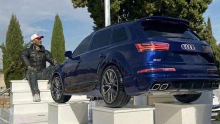 Памятник великому автоугонщику