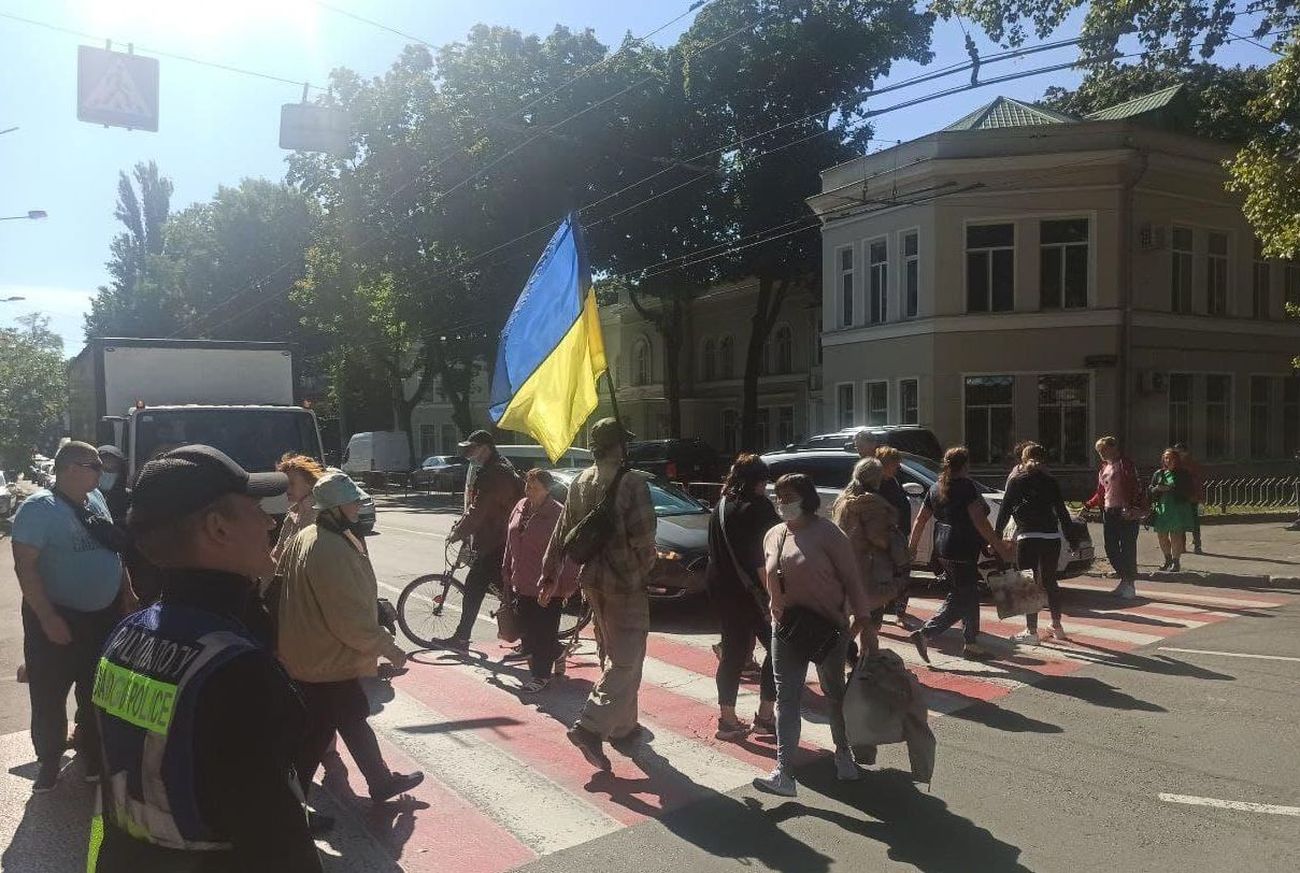 В Одессе переселенцы с Донбасса перекрыли дорогу: что требуют