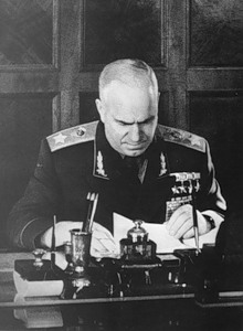 Фотобиография маршала победы Георгия Константиновича Жукова.