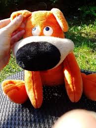 Уже поздно. Нужно позвонить маме и сказать, где я. - Алё, мама, Где я?