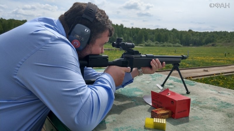 Олег Бочкарев: Наши спортсмены должны побеждать с российским оружием!