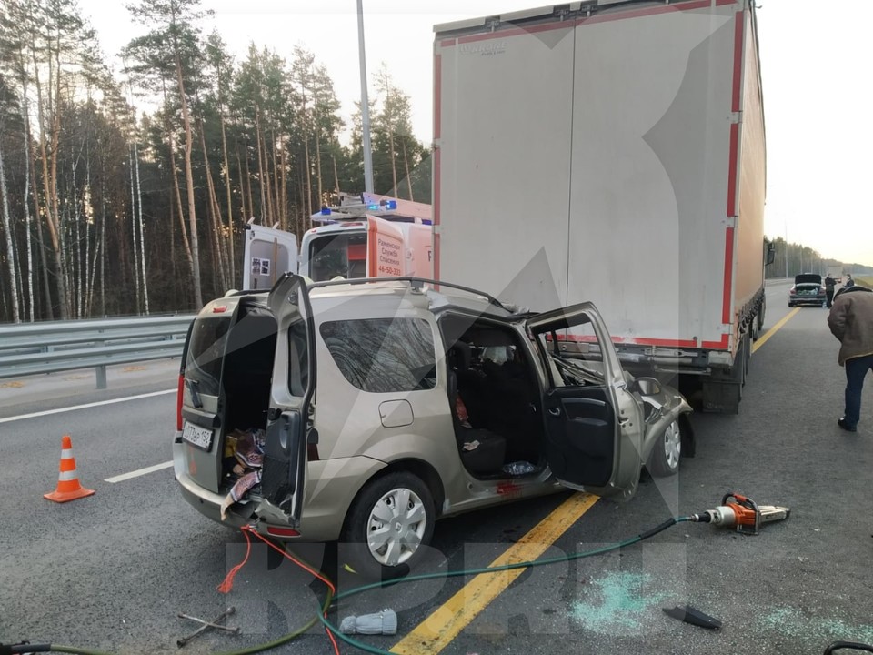 Три человека погибли в ДТП с фурой под Москвой