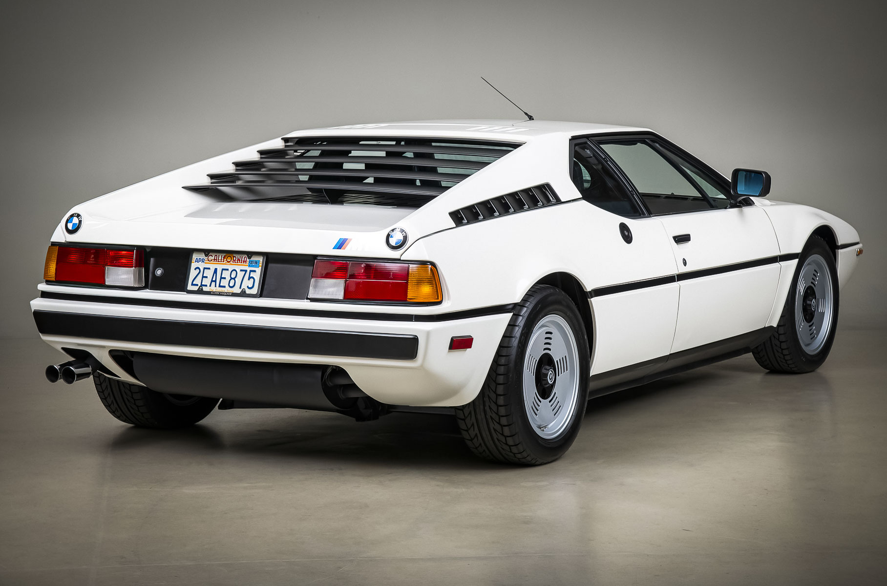 Забытый на 20 лет в гараже редчайший BMW M1 пустят с молотка Забытый на 20 лет в гараже редчайший BMW M1 пустят с молотка Новости