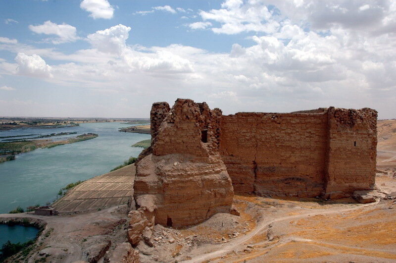 Стены со стороны Евфрата. Картинка из открытого источника