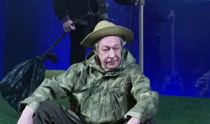 Актриса Бронзова призвала лечить Ефремова от алкоголизма