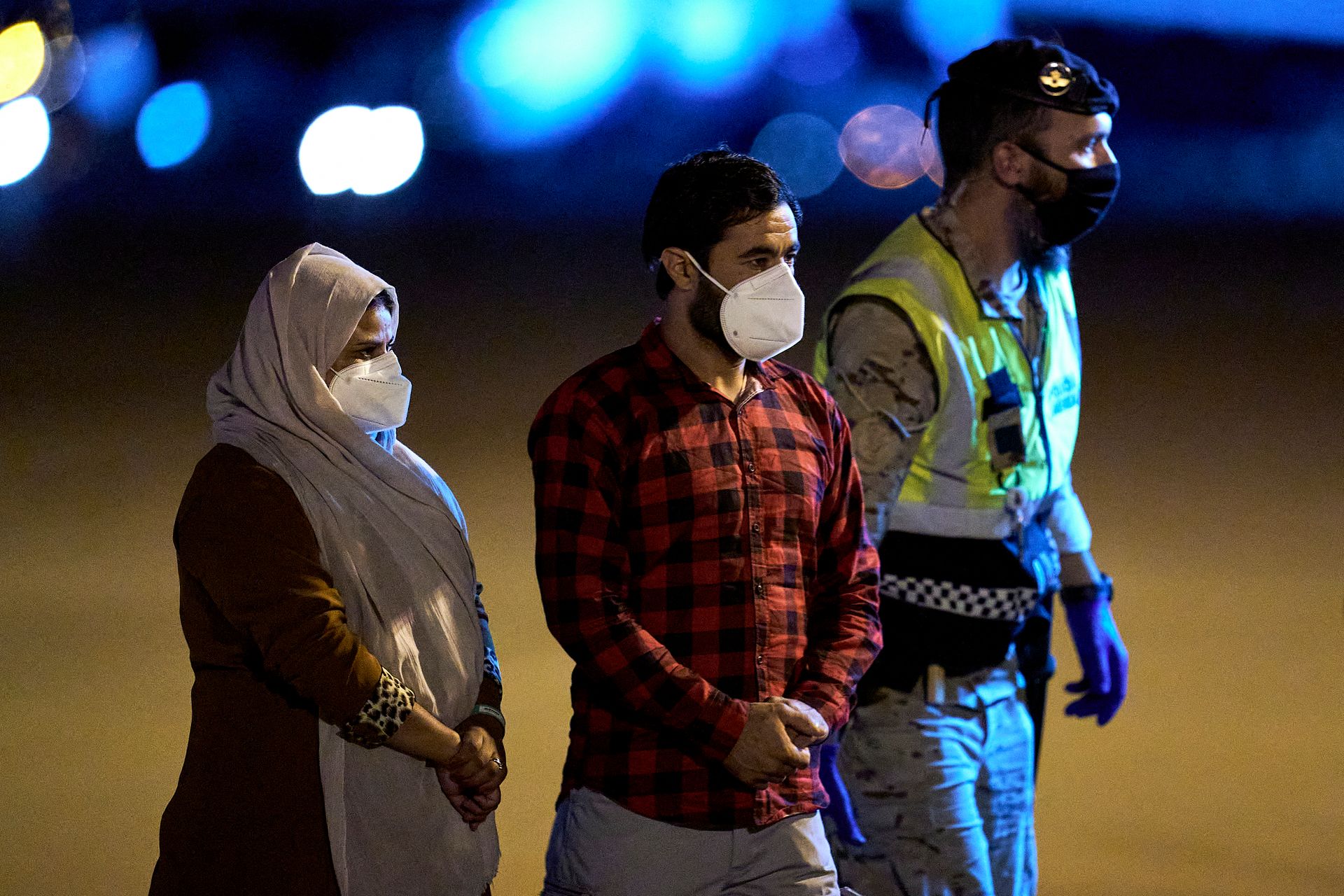 Афганские беженцы устроили палаточный лагерь в аэропорту Сан-Пауло Афганские беженцы устроили палаточный лагерь в аэропорту Сан-Пауло Весь мир