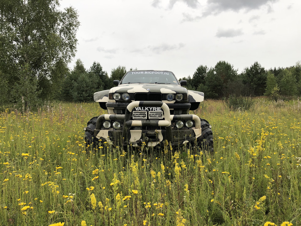 BMW Valkyrie: русско-немецкий бигфут за 3 миллиона автомобили,автомобиль,машины,тюнинг