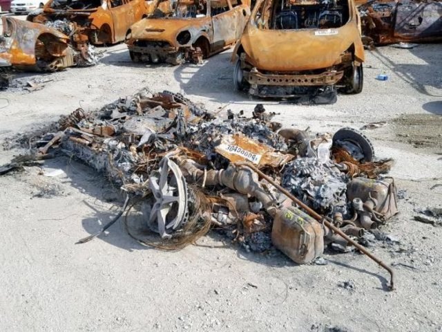 На продажу выставлен сгоревший Ferrari На продажу выставлен сгоревший Ferrari авто,автомобили,автомобиль,машины,НОВОСТИ,происшествия,ремонт