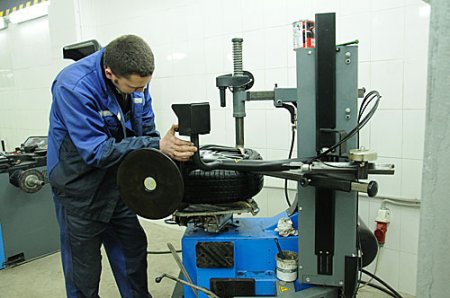 Что будет если… летом ездить на зимней резине автомобили