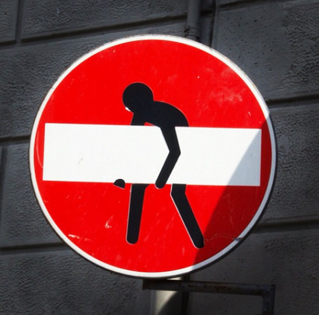 Необычный подход властей Флоренции к дорожным знакам Необычный подход властей Флоренции к дорожным знакам