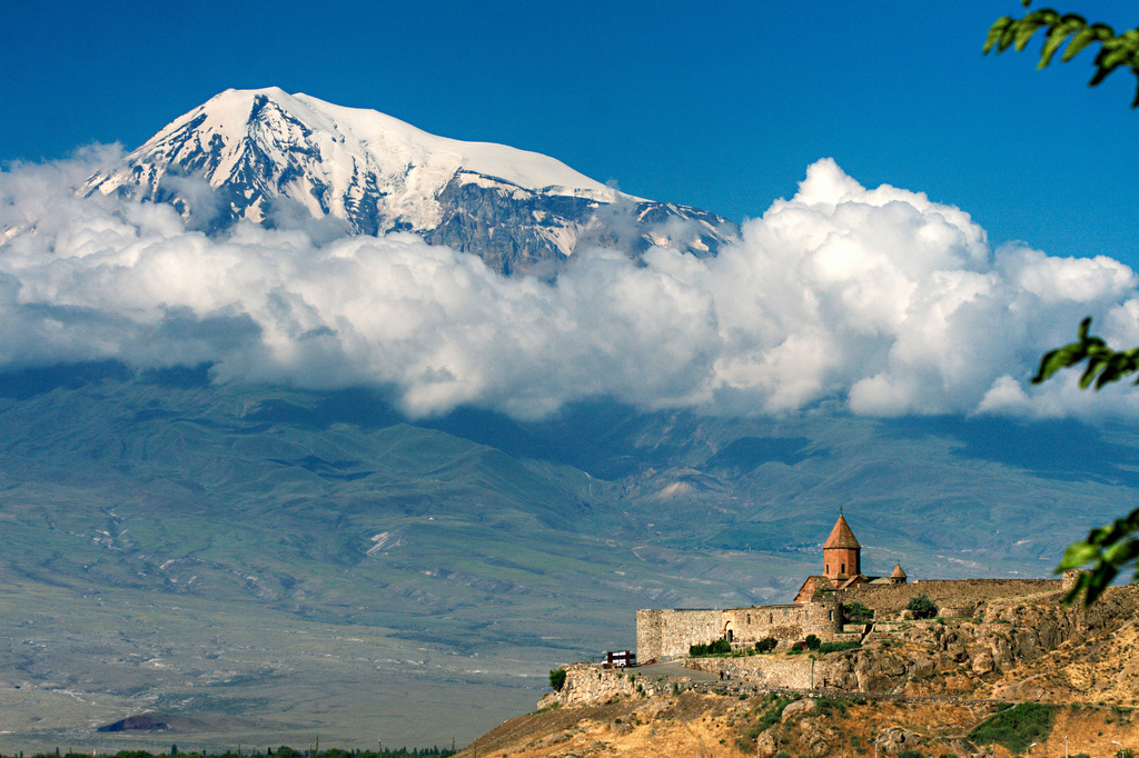 Խոր Վիրապ վանք / Khor Virap Monastery and Mount Ararat,Armenia