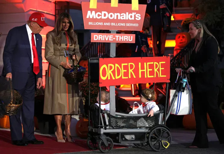 Дональд и Мелания Трамп с детьми