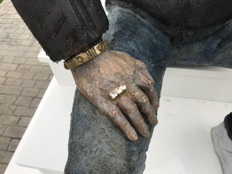 Памятник великому автоугонщику Памятник великому автоугонщику авто и мото,автоновости