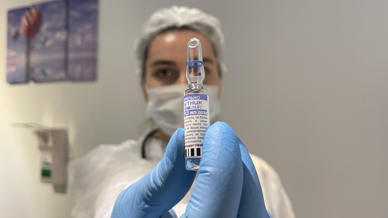 Инфекционист Горелов объяснил наличие вакцины и отсутствие лекарства от коронавируса