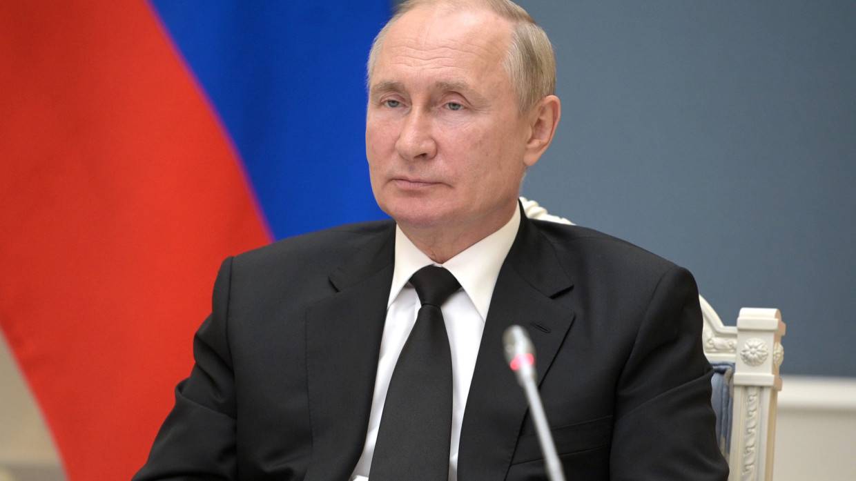 Кремль сообщил, что Путин примет рамочное решение по коронавирусу в России