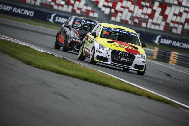 Пятый этап для спортсменов Туринг-Лайт: B-Tuning Pro Racing Team на домашней трассе Moscow Raceway 