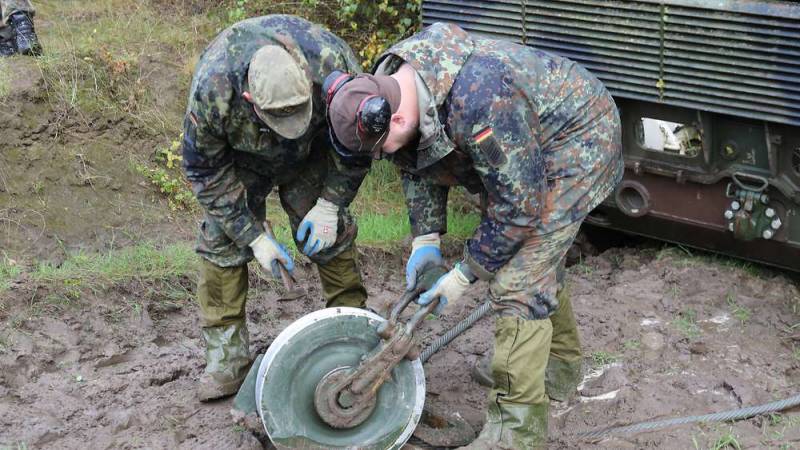 Бронированные ремонтно-эвакуационные машины Bergepanzer 2 для Украины оружие