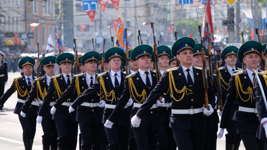 Американцы шпионили на параде Победы за новейшими разработками РФ