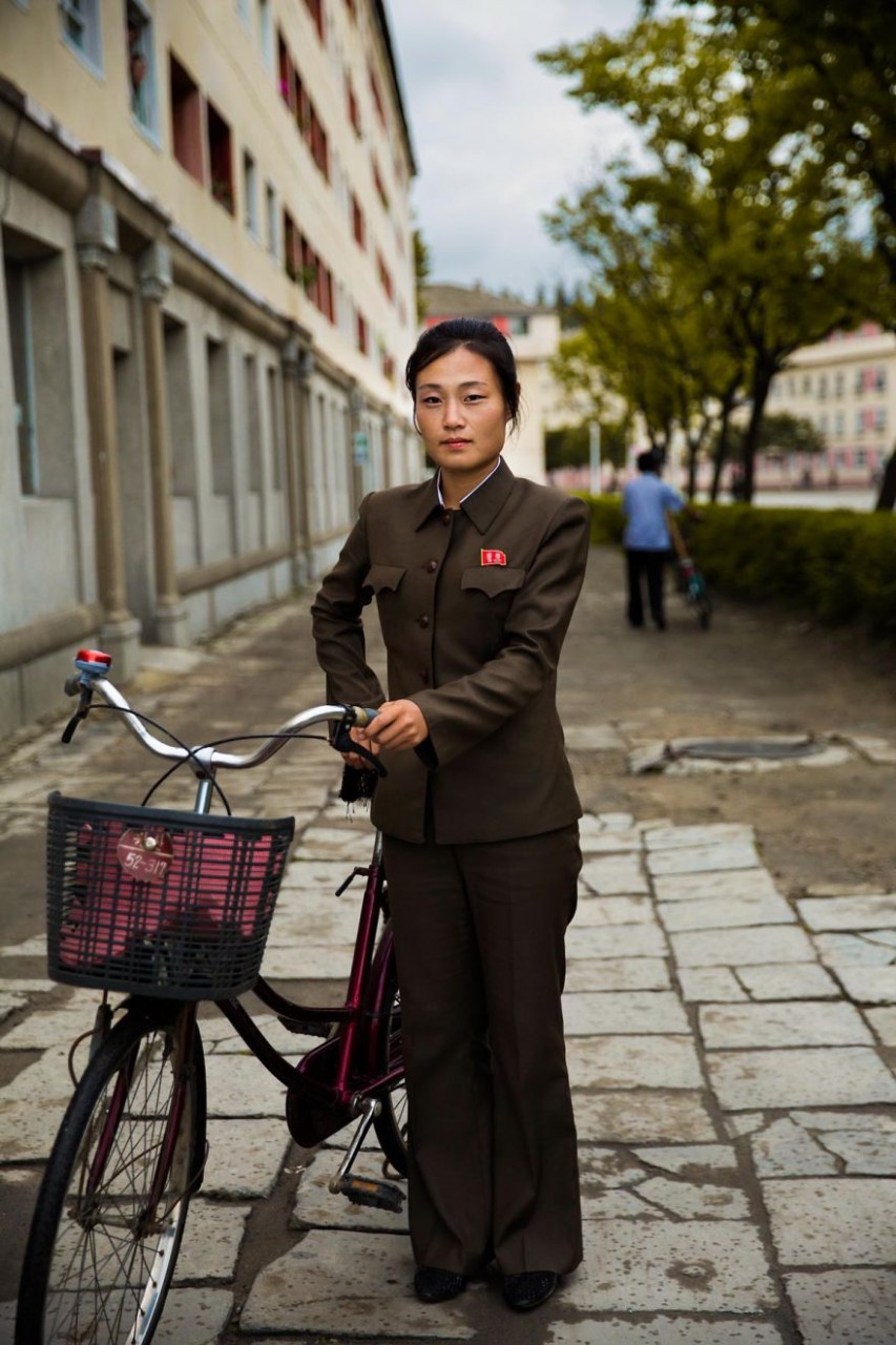 фотографии девушек на улицах Северной Кореи-6