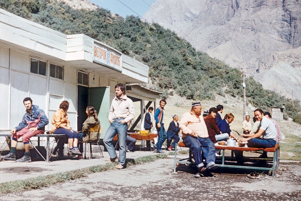 Кооперативное кафе «Ветерок-Анзоб». Павел Сухарев, 3 - 24 сентября 1986 года, Таджикская ССР, из архива Павла Сергеевича Сухарева.