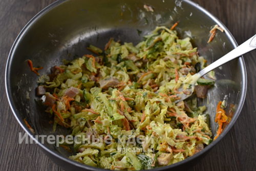 Салат «Застольный» — сытный и пикантный кулинария,салаты