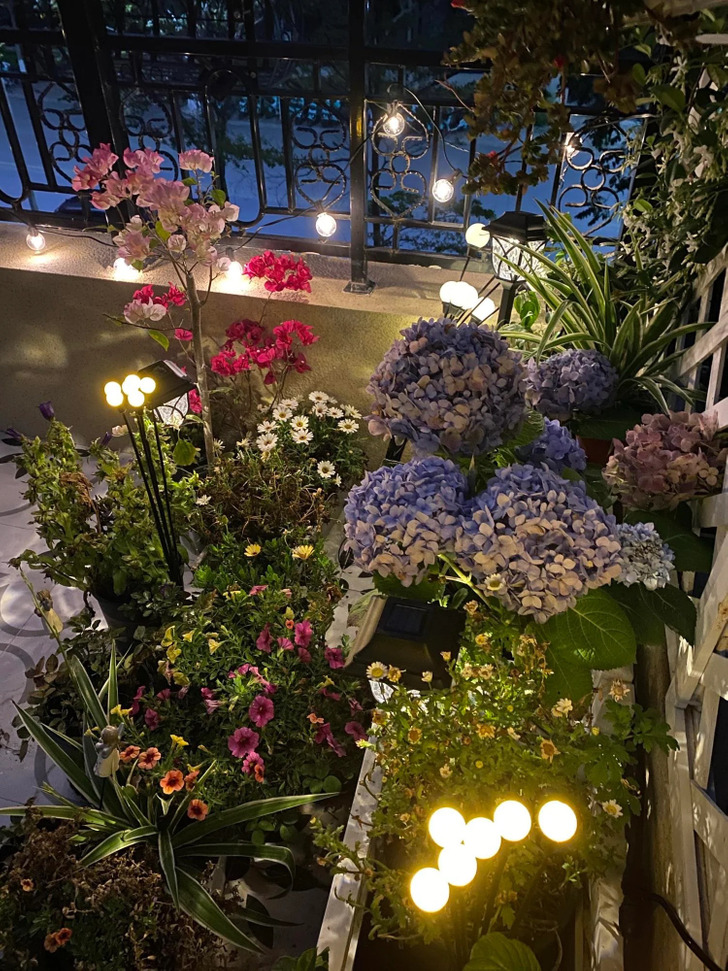 15 человек забабахали балкон мечты, и нам теперь сидеть и завидовать идеи для дома,интерьер и дизайн