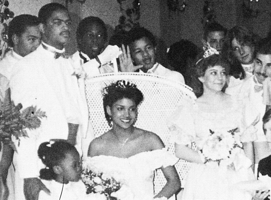 Образы знаменитостей на школьном вечере Образы знаменитостей на школьном вечере