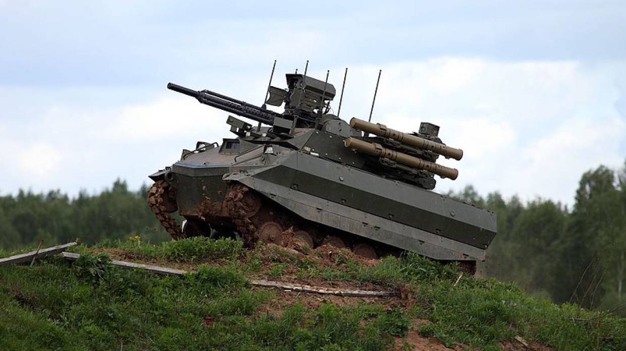 Forbes: США и НАТО напугали боевые возможности новейших российских роботов «Уран-9»