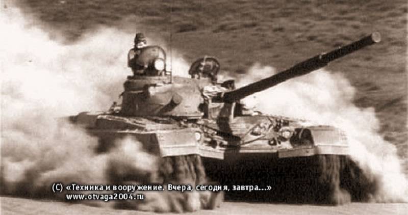 Зачем Т-80У резиновый фартук и лопухи на башне Зачем Т-80У резиновый фартук и лопухи на башне оружие