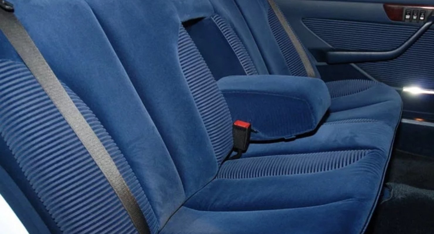 Уход за салоном автомобиля — правила и рекомендации