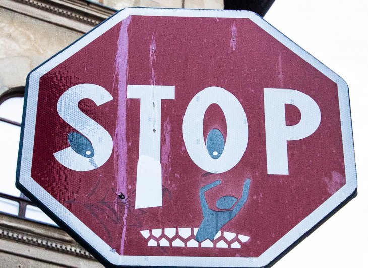 Необычный подход властей Флоренции к дорожным знакам Необычный подход властей Флоренции к дорожным знакам