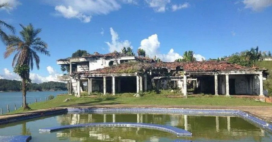 Особняк Пабло Эскобара превратился в площадку для пейнтбола