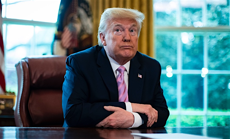 Отбеливатель и ультрафиолет: Дональд Трамп предложил свои методы лечения коронавируса - врачи в панике