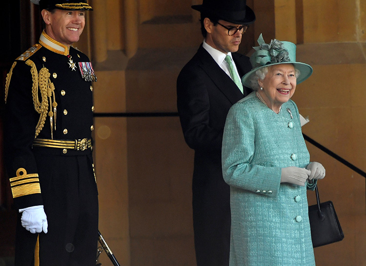 Елизавете II – 95 лет: самые невероятные слухи о королеве Елизавете II – 95 лет: самые невероятные слухи о королеве Монархи,Британские монархи