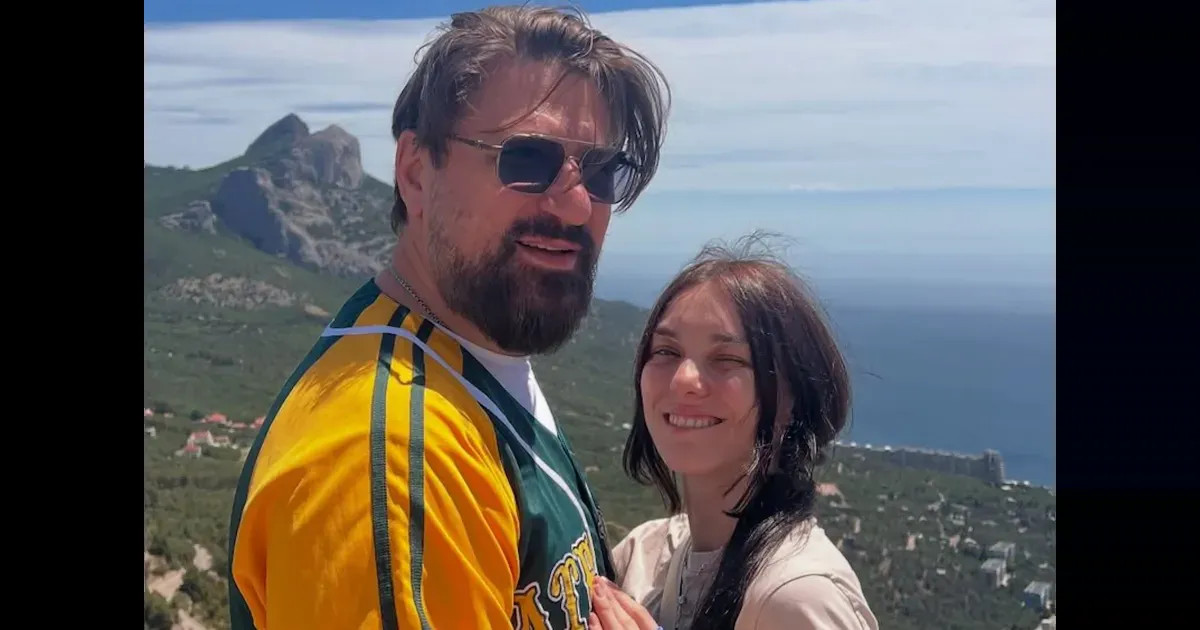 Виктор Логинов воссоединился с молодой женой, которая обвинила его в домашнем насилии и изменах