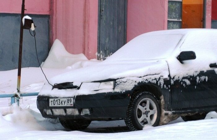 Зачем сибирские водители тянут к машинам провода из квартир г,Норильск [348950],город Норильск г,о,[95238043],город Якутск г,о,[95234119],г,Якутск [152072],Красноярский край [1429654],респ,Саха /Якутия/ [152007]