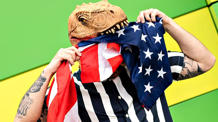 БЕЖАТЬ В РОССИЮ. В США ПОЯВЯТСЯ ПАСПОРТА, ОТ КОТОРЫХ НОРМАЛЬНЫМ АМЕРИКАНЦАМ СТАНЕТ ДУРНО