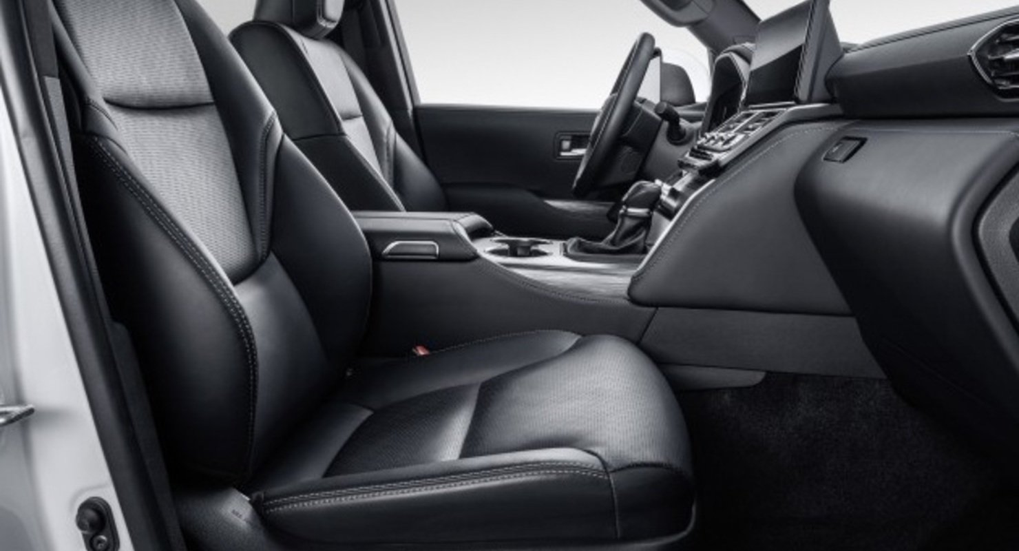 Toyota официально представила новинку Land Cruiser 300 в России